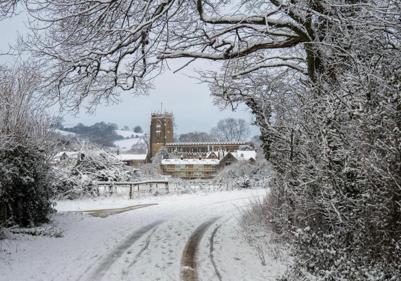Zen Cottage, Cheltenham ウィンチカム エクステリア 写真