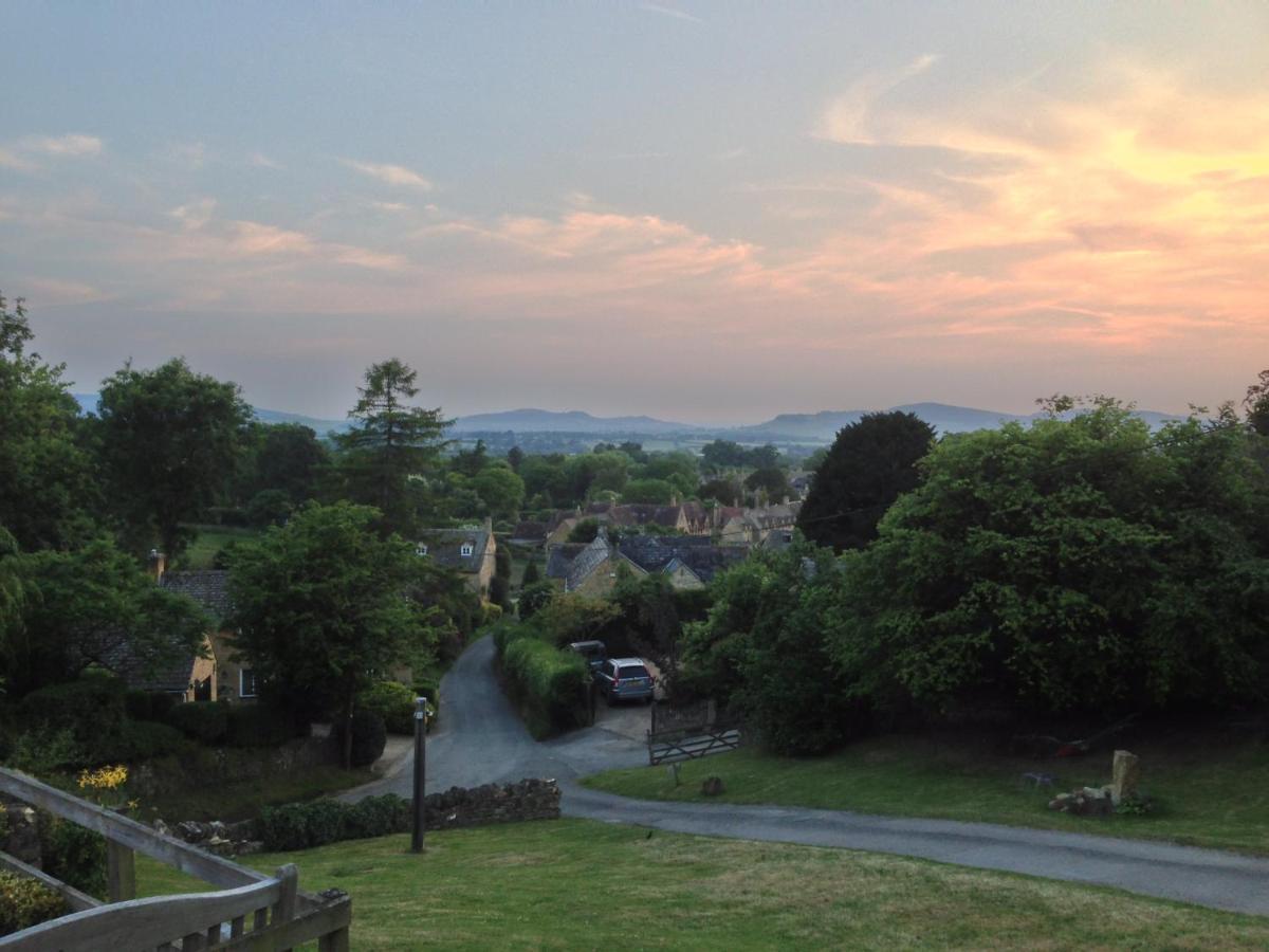 Zen Cottage, Cheltenham ウィンチカム エクステリア 写真