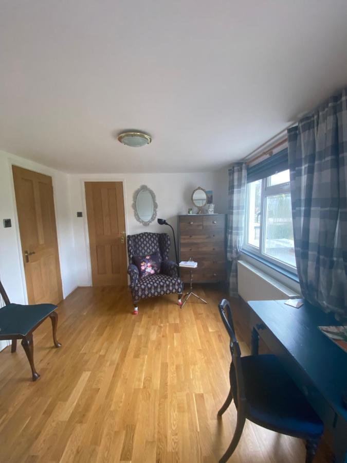 Zen Cottage, Cheltenham ウィンチカム エクステリア 写真
