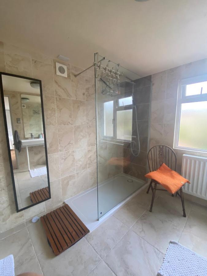 Zen Cottage, Cheltenham ウィンチカム エクステリア 写真